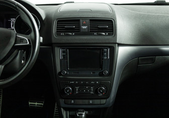 Подержанный автомобиль Skoda Yeti 2015 года (14 фото)