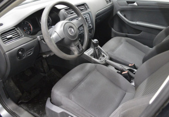 Подержанный автомобиль Volkswagen Jetta Sedan 2014 года (10 фото)