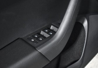 Подержанный автомобиль Skoda Octavia Liftback 2019 года (10 фото)