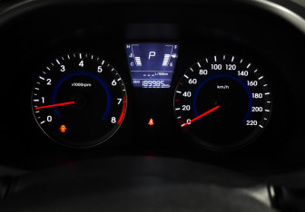 Подержанный автомобиль Hyundai Solaris Sedan 2012 года (16 фото)