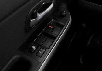 Подержанный автомобиль Suzuki Grand Vitara 2011 года (23 фото)