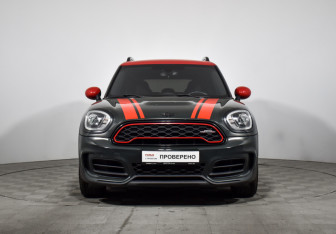 Подержанный автомобиль MINI Countryman 2017 года (2 фото)