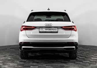 Подержанный автомобиль Audi Q3 2019 года (8 фото)