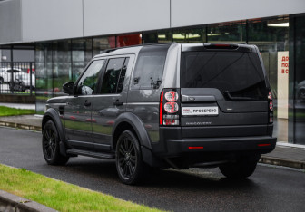Подержанный автомобиль Land Rover Discovery 2014 года (8 фото)