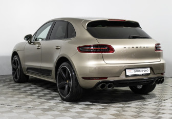 Подержанный автомобиль Porsche Macan 2016 года (7 фото)