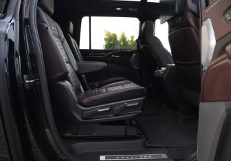 Подержанный автомобиль Cadillac Escalade Suv 2021 года (34 фото)