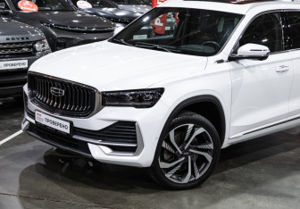 Подержанный автомобиль Geely Monjaro 2024 года (2 фото)