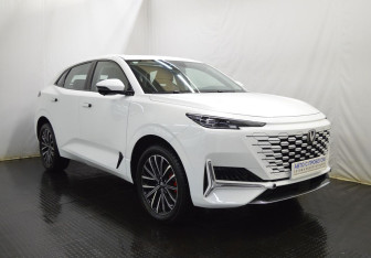 Подержанный автомобиль Changan UNI-K 2023 года (3 фото)