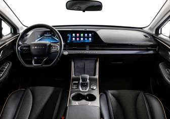 Подержанный автомобиль Omoda C5 2024 года (12 фото)