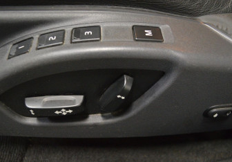 Подержанный автомобиль Volvo XC60 2015 года (18 фото)