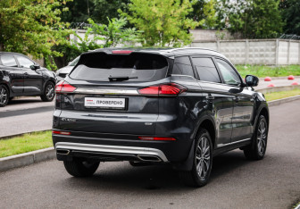 Подержанный автомобиль Geely Atlas Pro 2021 года (6 фото)