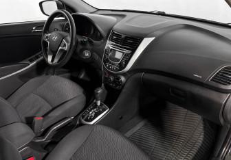 Подержанный автомобиль Hyundai Solaris Sedan 2013 года (13 фото)
