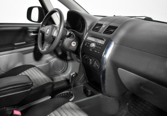 Подержанный автомобиль Suzuki SX4 Hatchback 2013 года (13 фото)