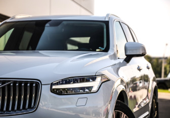Подержанный автомобиль Volvo XC90 2020 года (2 фото)