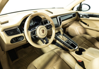 Подержанный автомобиль Porsche Macan 2015 года (11 фото)