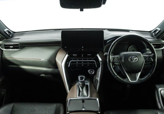 Подержанный автомобиль Toyota Harrier 2021 года (13 фото)