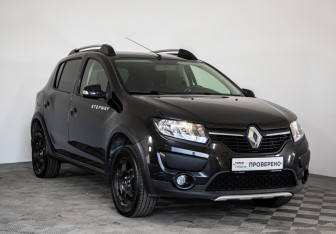 Подержанный автомобиль Renault Sandero 2015 года (3 фото)