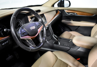 Подержанный автомобиль Cadillac XT5 2019 года (9 фото)