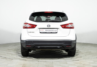 Подержанный автомобиль Nissan Qashqai 2018 года (6 фото)