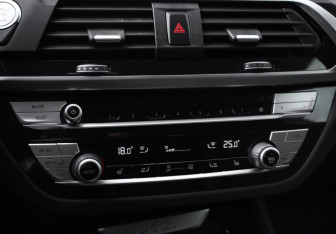 Подержанный автомобиль BMW X3 2020 года (21 фото)