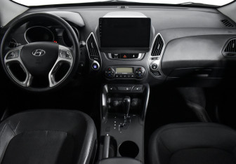 Подержанный автомобиль Hyundai ix35 2011 года (14 фото)