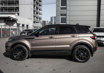 Подержанный автомобиль Land Rover Range Rover Evoque 2018 года (10 фото)