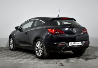 Подержанный автомобиль Opel Astra Hatchback 2012 года (7 фото)