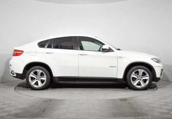 Подержанный автомобиль BMW X6 2013 года (4 фото)