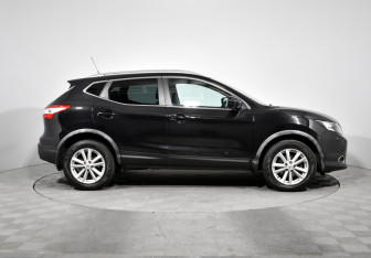 Подержанный автомобиль Nissan Qashqai 2016 года (4 фото)