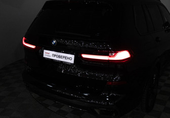 Подержанный автомобиль BMW X7 2019 года (29 фото)