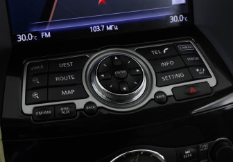 Подержанный автомобиль Infiniti FX 2012 года (20 фото)