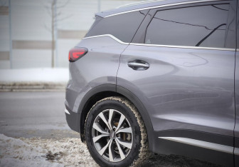 Подержанный автомобиль Chery Tiggo 7 Pro Max 2023 года (8 фото)