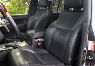 Подержанный автомобиль Lexus LX 2014 года (23 фото)