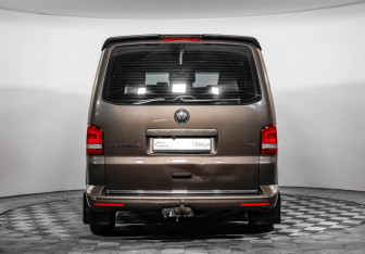 Подержанный автомобиль Volkswagen Caravelle 2013 года (6 фото)