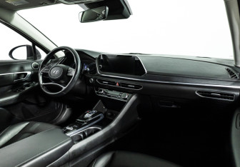 Подержанный автомобиль Hyundai Sonata 2019 года (9 фото)