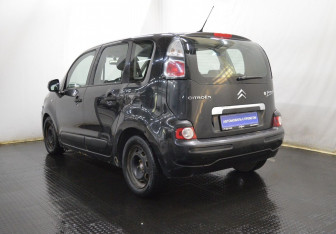 Подержанный автомобиль Citroen C3 Picasso 2010 года (7 фото)