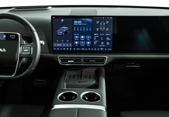 Подержанный автомобиль LiXiang L6 2024 года (14 фото)