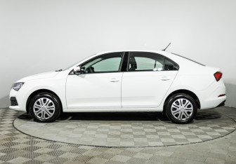 Подержанный автомобиль Skoda Rapid Liftback 2020 года (8 фото)