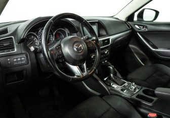 Подержанный автомобиль Mazda CX-5 2016 года (11 фото)