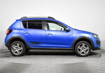 Подержанный автомобиль Renault Sandero 2018 года (4 фото)