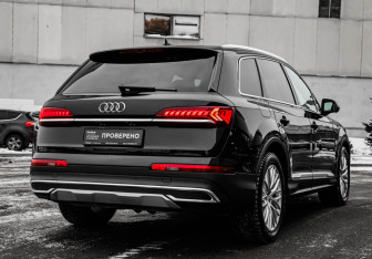 Подержанный автомобиль Audi Q7 2020 года (7 фото)