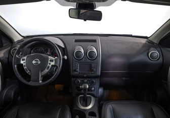 Подержанный автомобиль Nissan Qashqai 2012 года (9 фото)