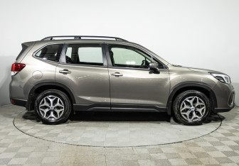 Подержанный автомобиль Subaru Forester Suv 2021 года (4 фото)