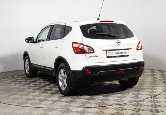Подержанный автомобиль Nissan Qashqai 2013 года (7 фото)