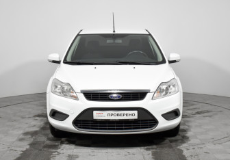 Подержанный автомобиль Ford Focus Sedan 2011 года (2 фото)