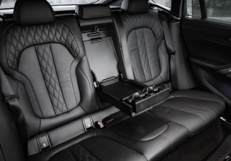 Подержанный автомобиль BMW X6 2024 года (31 фото)