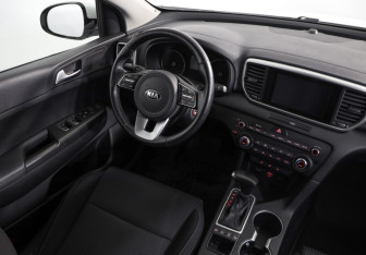 Подержанный автомобиль Kia Sportage 2019 года (8 фото)
