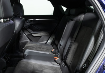 Подержанный автомобиль Audi Q3 2021 года (10 фото)