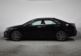 Подержанный автомобиль Toyota Camry Sedan 2017 года (8 фото)