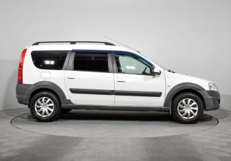 Подержанный автомобиль LADA (ВАЗ) Largus Wagon 2016 года (4 фото)